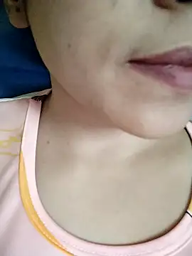 Snapshot of Anki-doll chatting on November 1, 9:57 am Anki-doll online show from November 1, 9:57 am