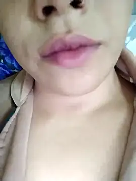 Snapshot of Anki-doll chatting on October 5, 6:51 am Anki-doll online show from October 5, 6:51 am