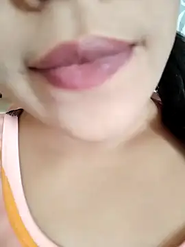 Snapshot of Anki-doll chatting on October 14, 9:12 am Anki-doll online show from October 14, 9:12 am