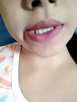 Snapshot of Anki-doll chatting on October 23, 5:57 am Anki-doll online show from October 23, 5:57 am