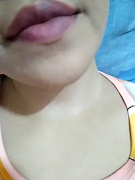 Snapshot of Anki-doll chatting on October 30, 9:44 am Anki-doll online show from October 30, 9:44 am