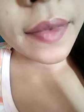 Snapshot of Anki-doll chatting on October 31, 9:46 am Anki-doll online show from October 31, 9:46 am