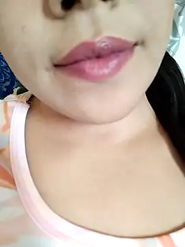 Snapshot of Anki-doll chatting on October 13, 9:01 am Anki-doll online show from October 13, 9:01 am