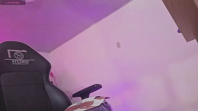 Laylafoxy tay online show from December 3, 3:42 am