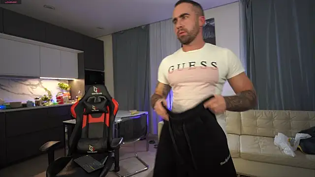 Snapshot of Alex_xxx chatting on October 25, 7:21 pm Alex xxx online show from October 25, 7:21 pm