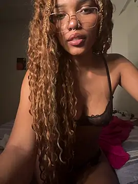 MayBailey online show from July 9, 1:41 am