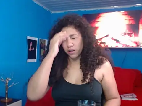 Snapshot of bellacrespalatina chatting on October 31, 1:29 am bellacrespalatina online show from October 31, 1:29 am