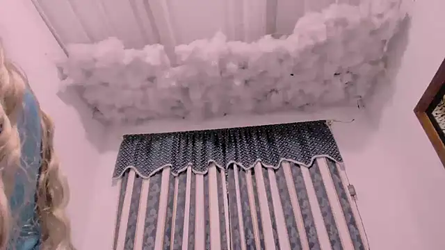 Lauu G online show from September 24, 10:14 am