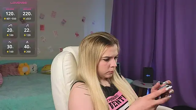 Kate Legend online show from April 19, 1:38 am