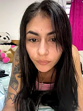 emilie xx  online show from October 1, 8:25 pm