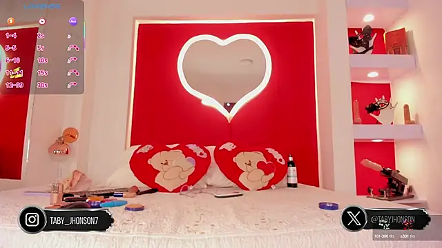 Snapshot of TabyJhonson chatting on October 15, 2:41 pm TabyJhonson online show from October 15, 2:41 pm