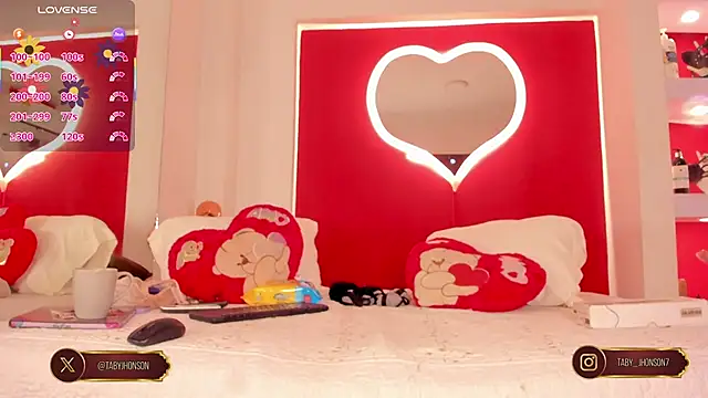 Snapshot of TabyJhonson chatting on September 27, 1:40 pm TabyJhonson online show from September 27, 1:40 pm