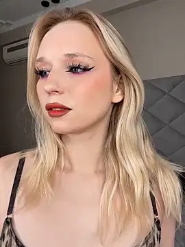 Eva Millss online show from September 22, 1:31 pm