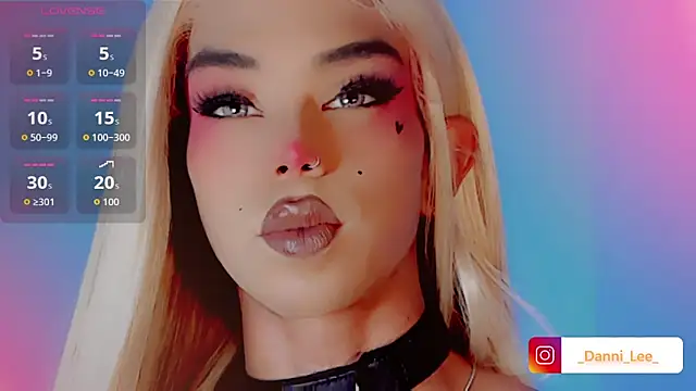 DanniLee  online show from November 4, 11:32 pm