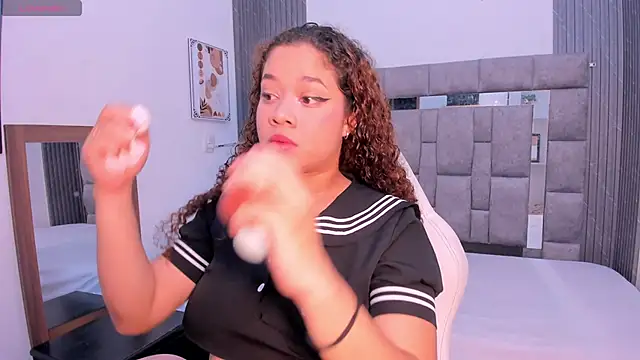 Snapshot of zulyjones chatting on October 18, 12:41 pm zulyjones online show from October 18, 12:41 pm