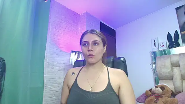 dakota Robbins  online show from November 20, 9:16 pm