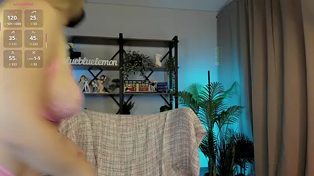 Snapshot of careful_i_bite_nya chatting on September 29, 12:32 pm careful i bite nya online show from September 29, 12:32 pm