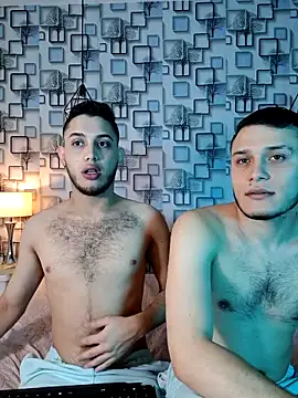 Snapshot of TommyandBillie chatting on September 21, 12:59 pm TommyandBillie online show from September 21, 12:59 pm