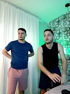 Snapshot of TommyandBillie chatting on September 30, 12:22 pm TommyandBillie online show from September 30, 12:22 pm