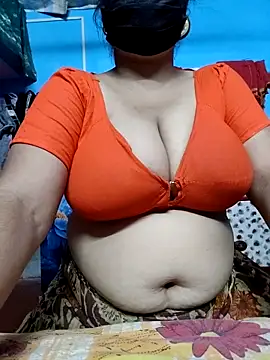 Snapshot of BERRY_00 chatting on October 31, 6:01 pm BERRY 00 online show from October 31, 6:01 pm