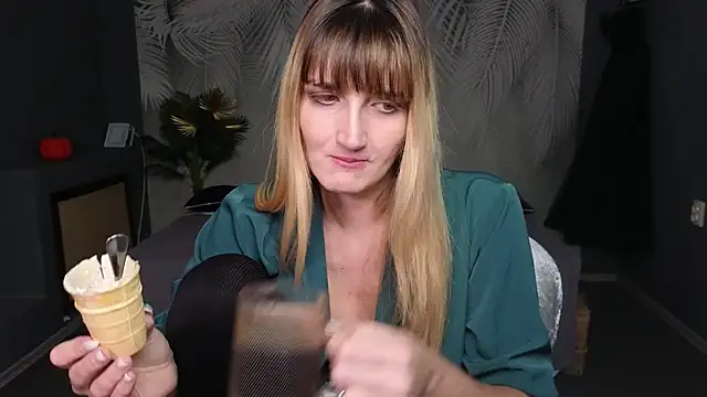 Nika Kitten online show from December 2, 9:11 am