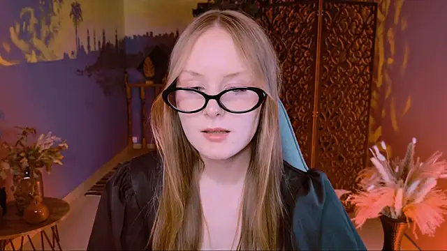 VivienLeeigh online show from September 24, 3:11 pm