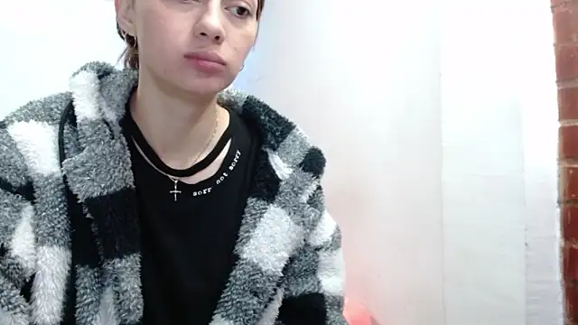 holy juli online show from March 13, 3:19 am