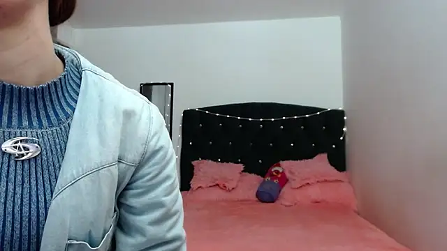 holy juli online show from March 21, 5:01 am