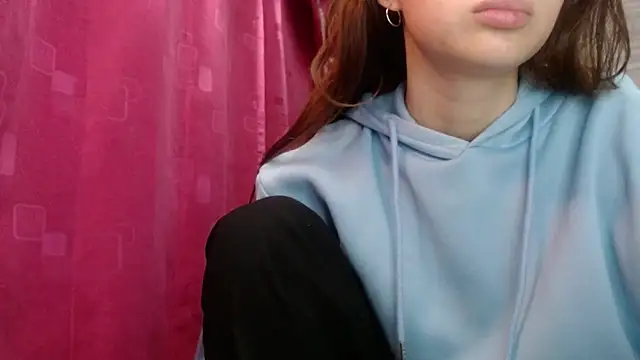 holy juli online show from February 28, 4:01 am