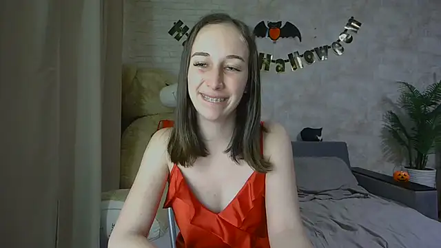 Snapshot of Anika_bloom chatting on October 31, 12:23 am Anika bloom online show from October 31, 12:23 am