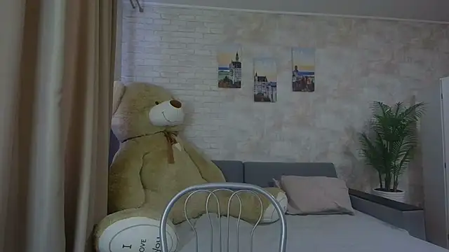 Snapshot of Anika_bloom chatting on September 28, 6:53 am Anika bloom online show from September 28, 6:53 am