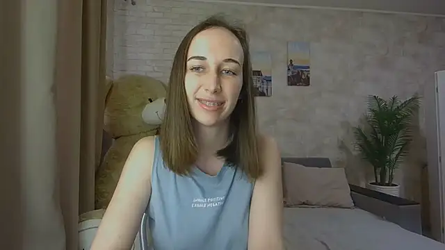 Snapshot of Anika_bloom chatting on October 3, 10:09 am Anika bloom online show from October 3, 10:09 am