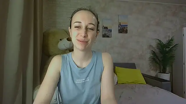 Snapshot of Anika_bloom chatting on October 23, 11:00 pm Anika bloom online show from October 23, 11:00 pm