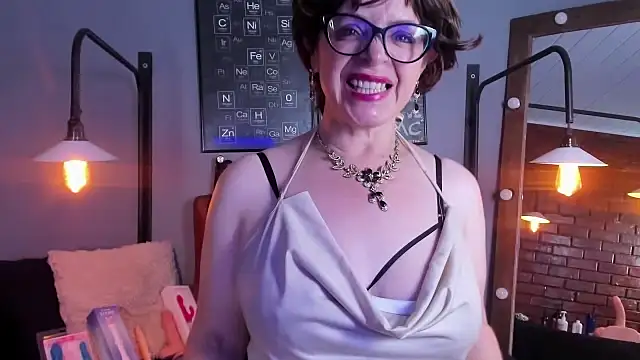 Snapshot of Samantha_mature56 chatting on September 27, 11:06 am Samantha mature56 online show from September 27, 11:06 am