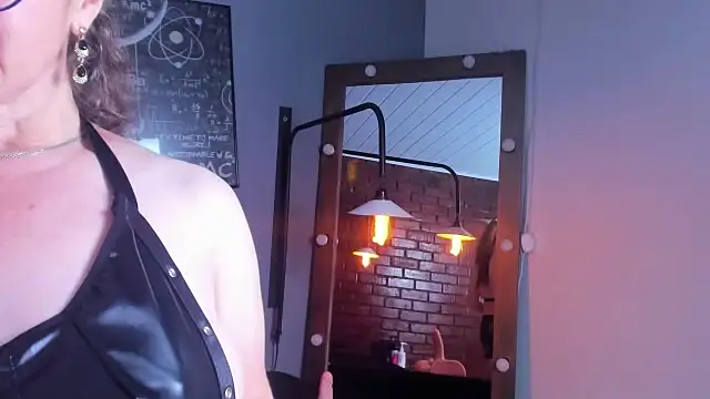 Snapshot of Samantha_mature56 chatting on October 9, 10:19 am Samantha mature56 online show from October 9, 10:19 am