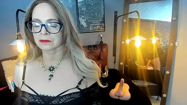 Snapshot of Samantha_mature56 chatting on September 17, 1:31 pm Samantha mature56 online show from September 17, 1:31 pm