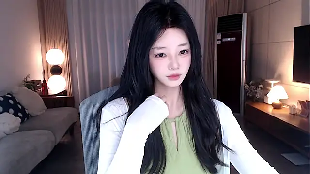 sweateanv  online show from April 2, 9:40 am