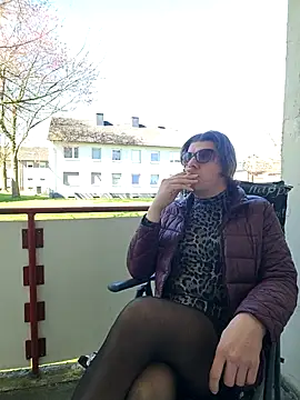 Peternylon1978 online show from April 7, 9:55 am