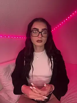 Snapshot of AdelinaAlia chatting on September 25, 3:22 pm AdelinaAlia online show from September 25, 3:22 pm