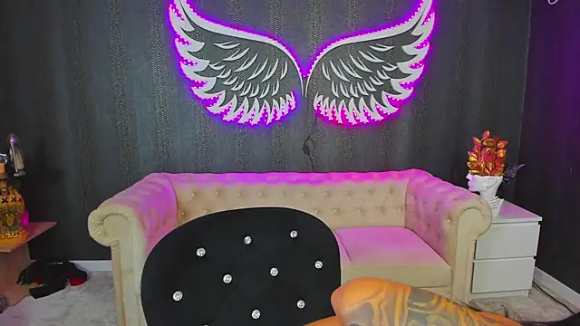 Snapshot of anemarieejolie chatting on September 19, 5:34 pm anemarieejolie online show from September 19, 5:34 pm