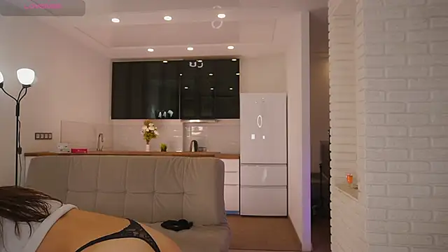 Kelly Haren online show from October 17, 8:34 pm