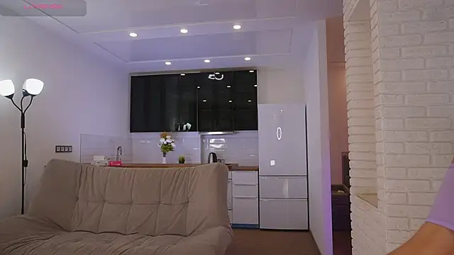 Kelly Haren online show from November 12, 8:40 pm