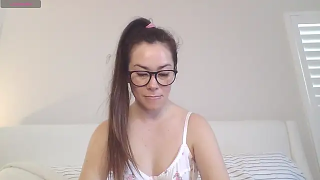 mixedasiangirl online show from April 2, 7:55 pm