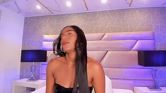 Snapshot of ChloeTayylor_ chatting on October 16, 8:11 pm ChloeTayylor  online show from October 16, 8:11 pm