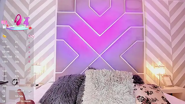 Snapshot of ChloeTayylor_ chatting on October 30, 7:59 pm ChloeTayylor  online show from October 30, 7:59 pm