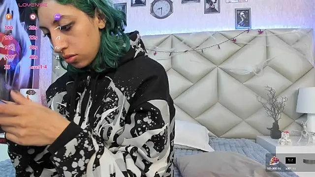 Snapshot of Im_gaia chatting on October 11, 1:25 pm Im gaia online show from October 11, 1:25 pm