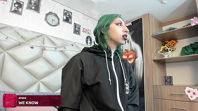 Snapshot of Im_gaia chatting on October 26, 12:44 pm Im gaia online show from October 26, 12:44 pm