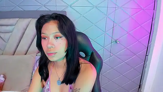 AikoLee  online show from October 13, 7:44 am