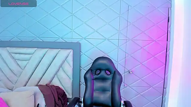 AikoLee  online show from September 24, 6:01 am