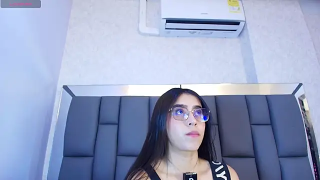 Amy wats0n online show from April 6, 7:04 pm